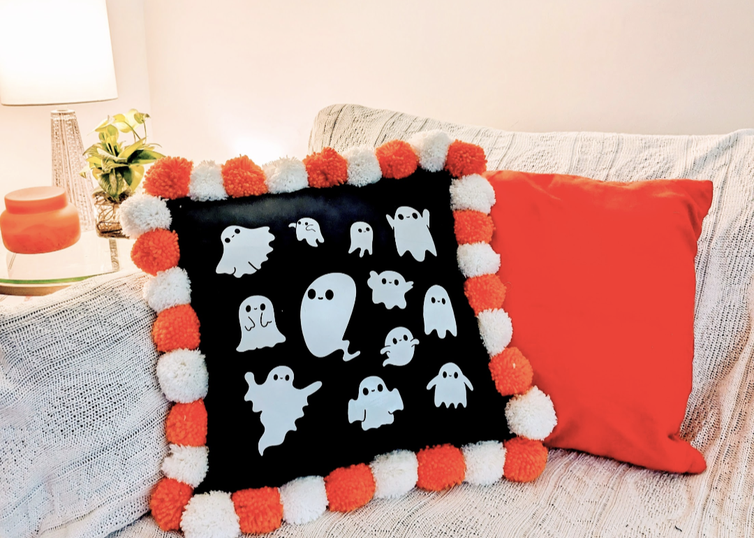 Pompom Ghost Pillow